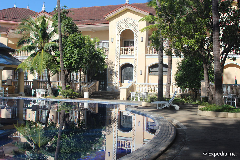 Club Morocco Beach Resort And Country Club Subic Exterior foto